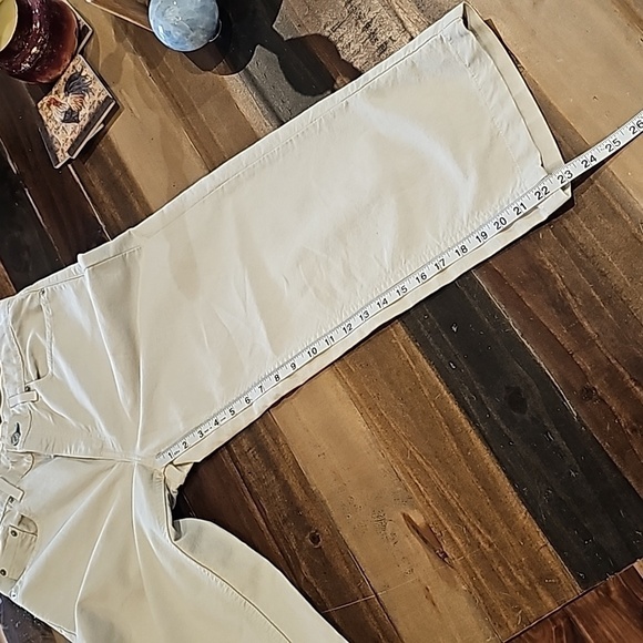 Levi's 577 Cream Wide Leg Cropped Pants Size 8 - Picture 10 of 12